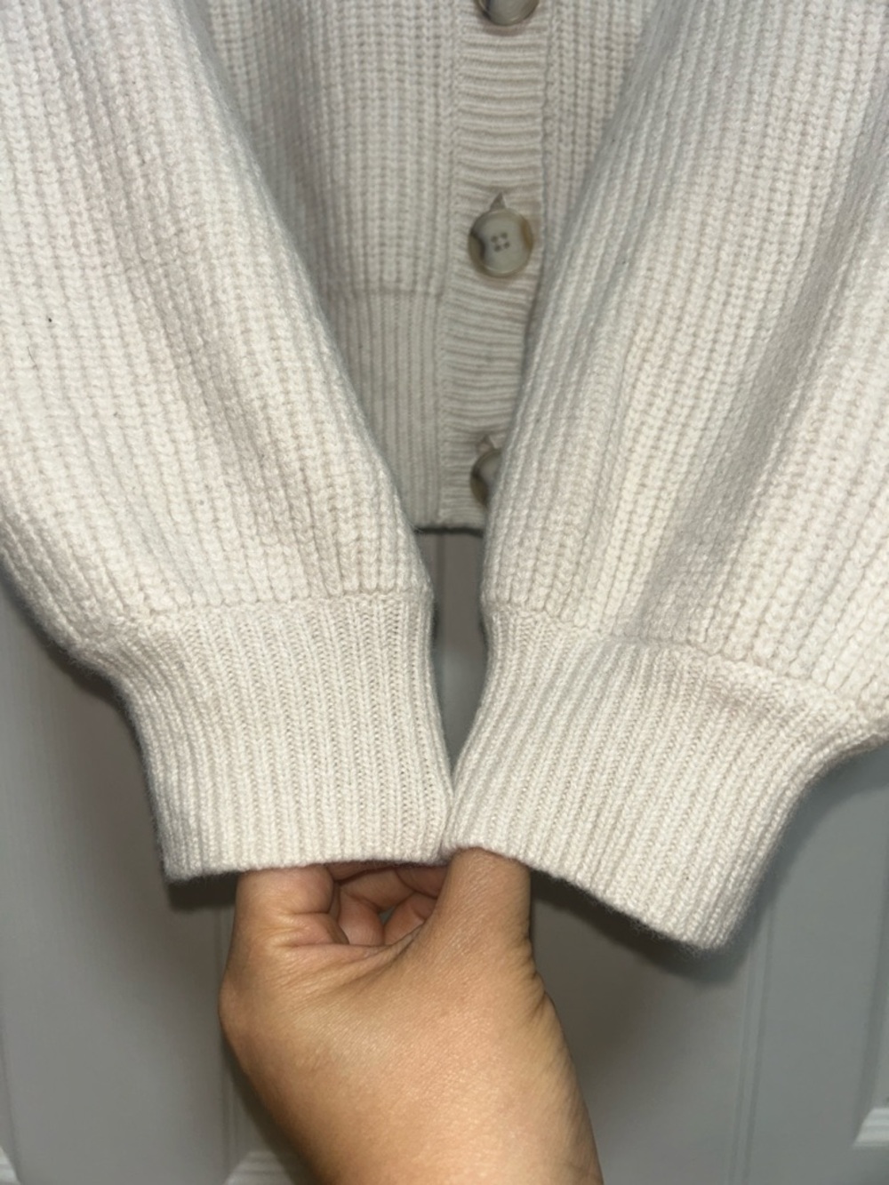 Aritzia Babaton Cream Chunky Merino Wool Lagoon Sweater Cardigan - Size Medium - Picture 7 of 9